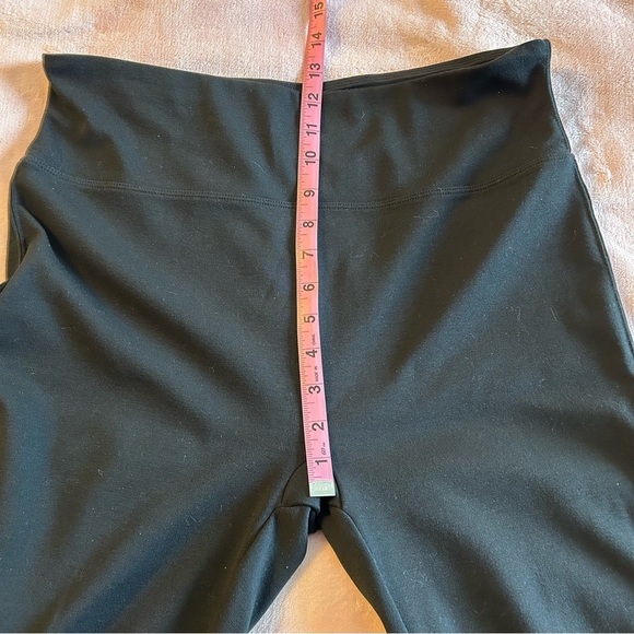 Assets Red Hot Label by Spanx black leggings size 1X stretch compression - Picture 7 of 8